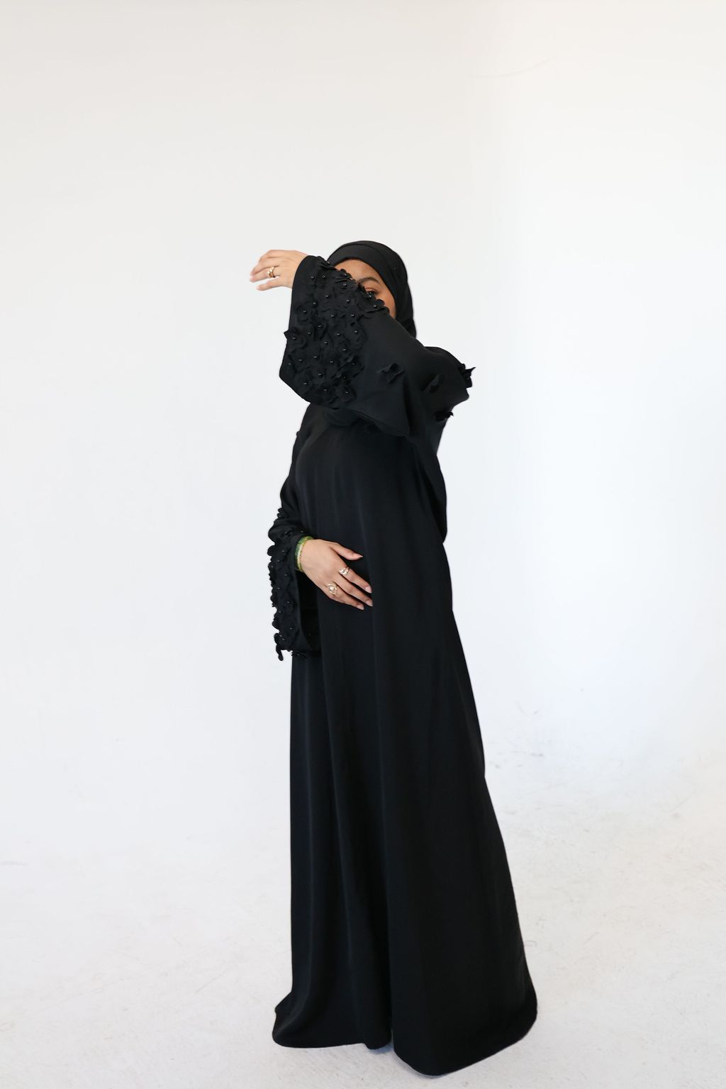 Black - WARD ABAYA