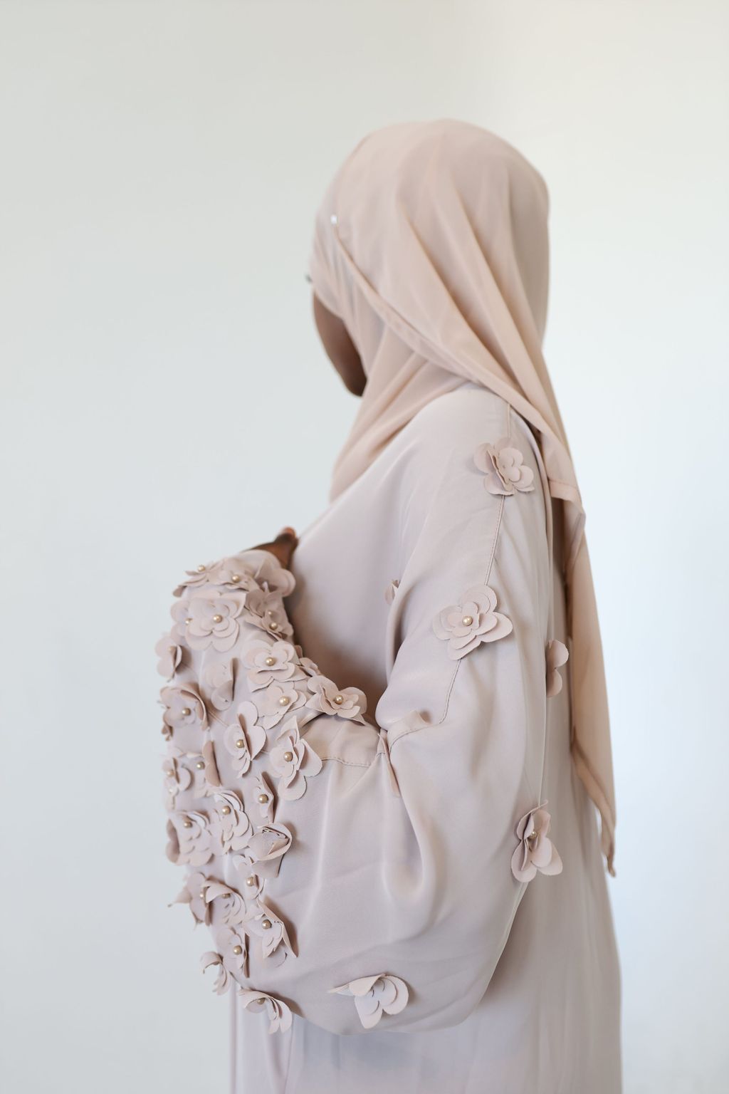 Cream - WARD ABAYA
